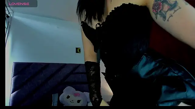 Snapshot of KARINNA__RAVEN chatting on 05.28.26 KARINNA RAVEN online show from 05.28.26