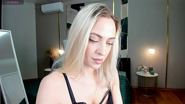  Miss Valentina  online show from 03.21.25