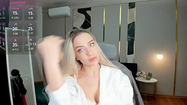  Miss Valentina  online show from 03.23.25