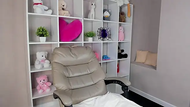 Joann Shermann online show from 11.08.25