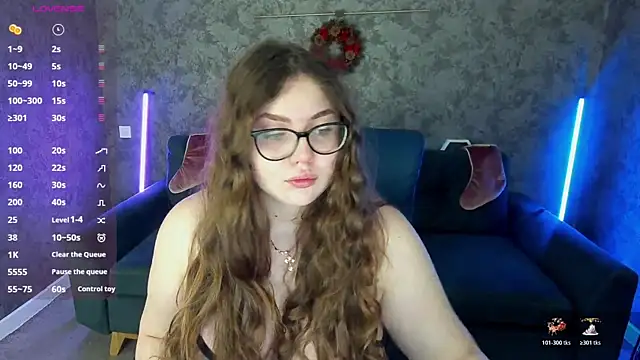 Snapshot of LuxSopphia chatting on 01.05.26 LuxSopphia online show from 01.05.26