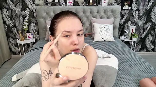 CarolineTenders online show from 01.08.26