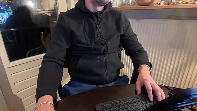 MaxiDimi online show from 10.29.25