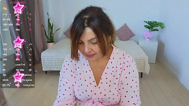 Nika Light online show from 10.20.25