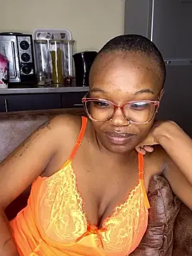 YummyMelanin117 online show from 10.29.25