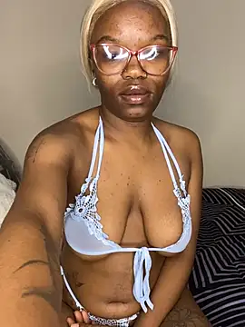 YummyMelanin117 online show from 02.16.26