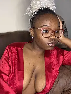 YummyMelanin117 online show from 04.14.26