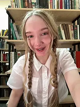 Snapshot of bambi_lu chatting on 05.19.26 bambi lu online show from 05.19.26