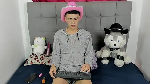jeims hotboy online show from 07.04.26