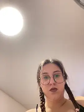 Vviikkssiikk online show from 11.24.25