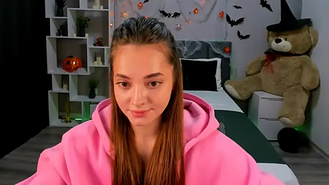 MelanieAlves online show from 10.19.25