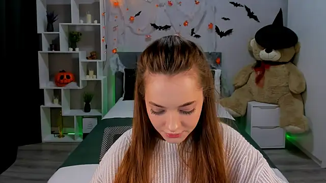 MelanieAlves online show from 10.22.25