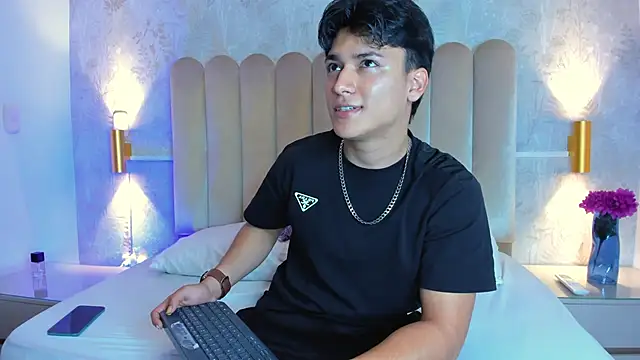 Snapshot of THE_LITTLE_LIAM chatting on 12.05.25 THE LITTLE LIAM online show from 12.05.25