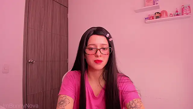 Snapshot of ImBunnyNova chatting on 04.23.26 ImBunnyNova online show from 04.23.26