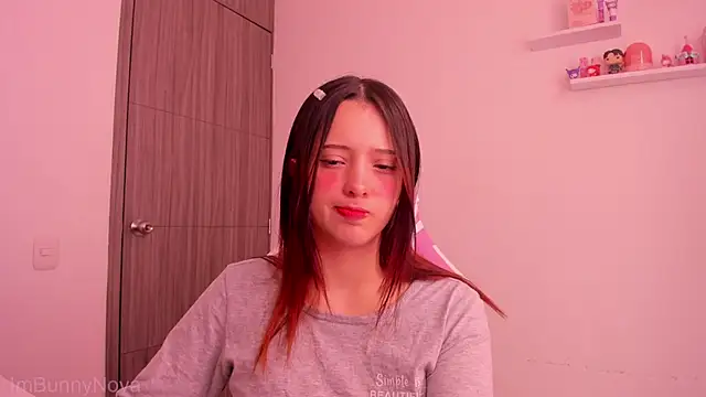 Snapshot of ImBunnyNova chatting on 05.08.26 ImBunnyNova online show from 05.08.26