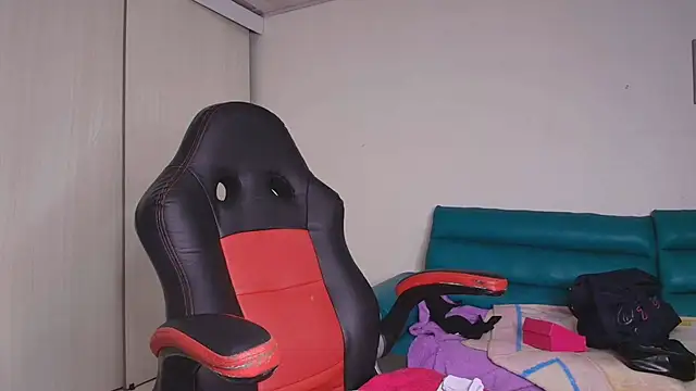 lovehotpink online show from 11.24.25