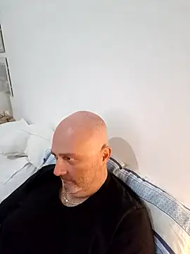 Alexis Bull online show from 11.15.25