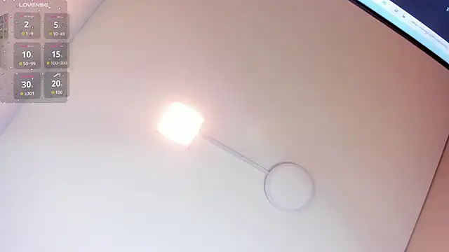 andrea xoe  online show from 11.12.25