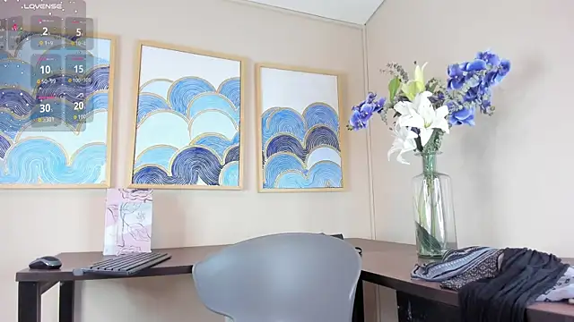 andrea xoe  online show from 11.18.25