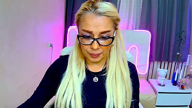 KatrinaCharm online show from 09.11.25