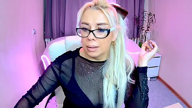 KatrinaCharm online show from 11.21.25