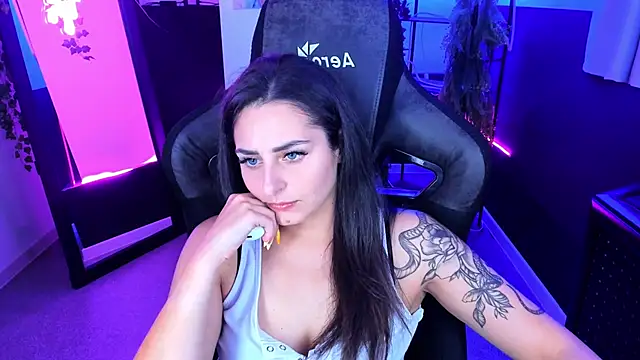 ValeriiMills online show from 09.22.25