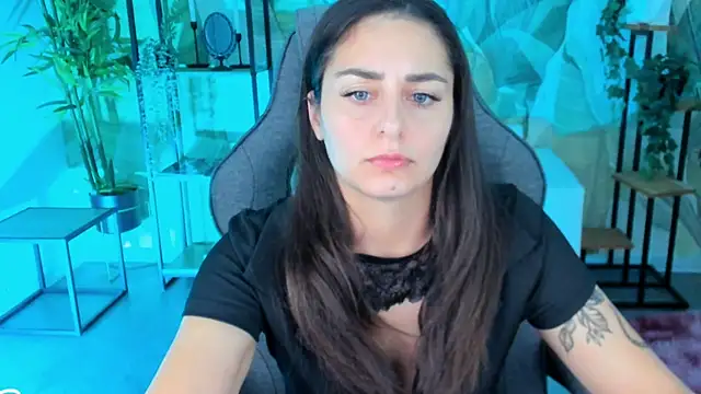 ValeriiMills online show from 10.10.25