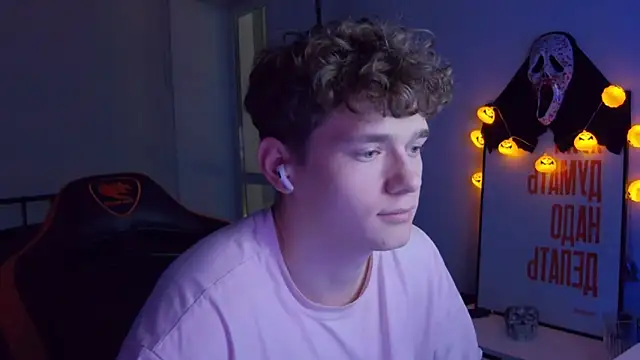 DanyDavis online show from 10.28.25