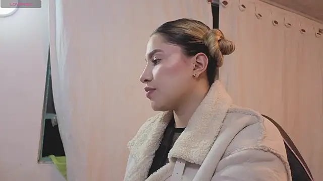 Snapshot of saaya_tay chatting on 03.20.26 saaya tay online show from 03.20.26