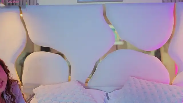 AmmberJones online show from 12.03.25