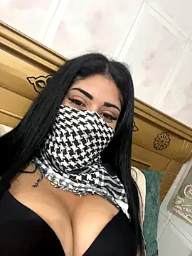 Snapshot of QueenLujaine chatting on 10.12.25 QueenLujaine online show from 10.12.25