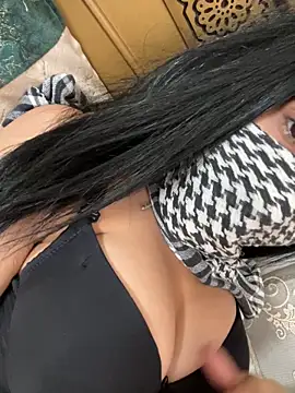 Snapshot of QueenLujaine chatting on 01.17.26 QueenLujaine online show from 01.17.26