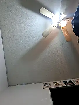 Snapshot of moasslicker chatting on 11.26.25 moasslicker online show from 11.26.25