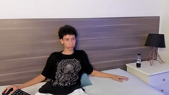 Snapshot of Andrew_Thompson333 chatting on 03.21.25 Andrew Thompson333 online show from 03.21.25