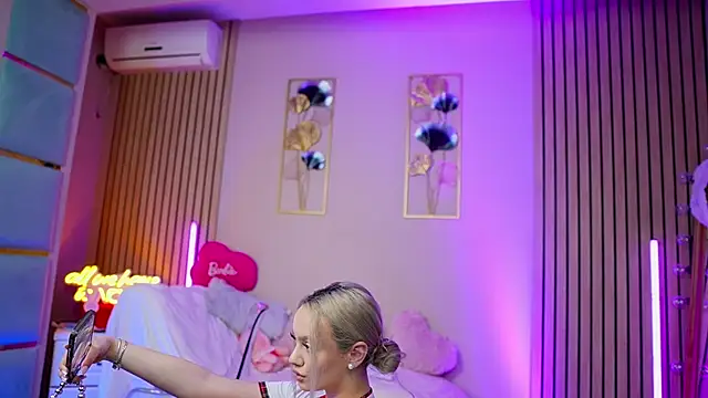 SabrinaJade online show from 02.21.26