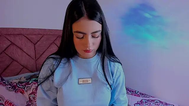 mialeia01 online show from 09.24.25