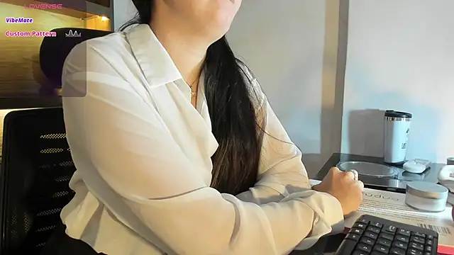 Snapshot of AlissaJoness chatting on 09.17.25 AlissaJoness online show from 09.17.25