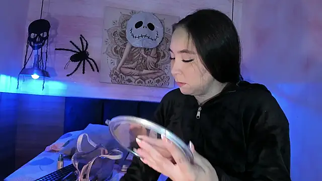 Snapshot of AlissaJoness chatting on 10.18.25 AlissaJoness online show from 10.18.25