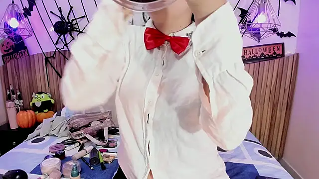 Snapshot of AlissaJoness chatting on 10.25.25 AlissaJoness online show from 10.25.25