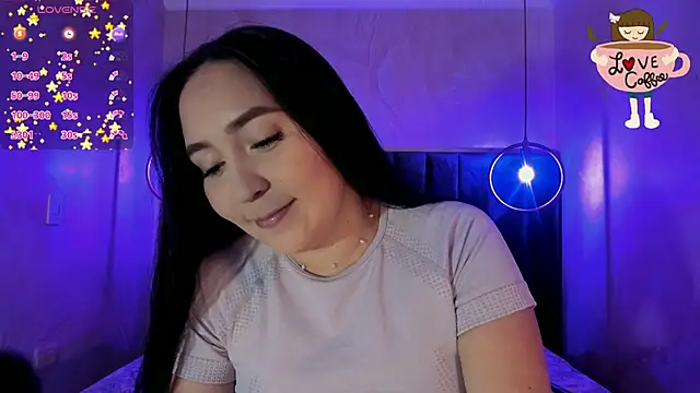 Snapshot of AlissaJoness chatting on 11.06.25 AlissaJoness online show from 11.06.25