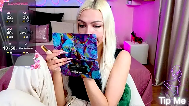 LinaLirian online show from 10.08.25