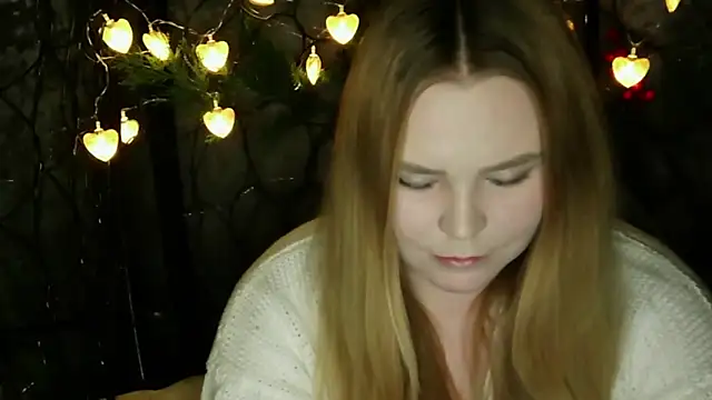 Snapshot of blushing_star chatting on 02.13.26 blushing star online show from 02.13.26