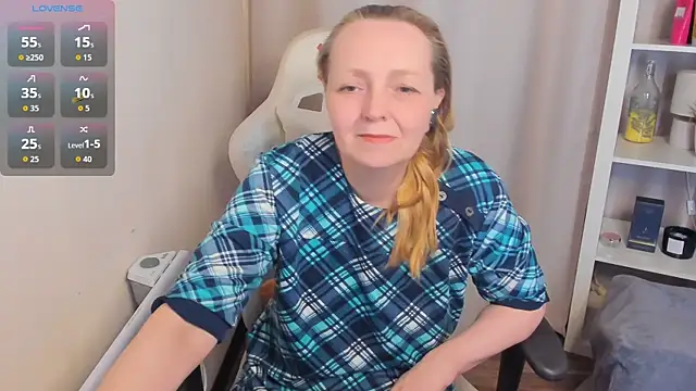Snapshot of Karen_Villis chatting on 05.10.26 Karen Villis online show from 05.10.26
