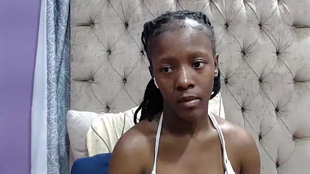 Snapshot of sexykea2002x chatting on 09.28.25 sexykea2002x online show from 09.28.25