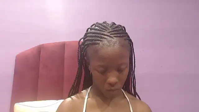 Snapshot of sexykea2002x chatting on 10.03.25 sexykea2002x online show from 10.03.25