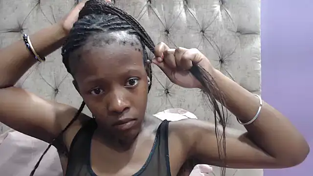 Snapshot of sexykea2002x chatting on 10.19.25 sexykea2002x online show from 10.19.25