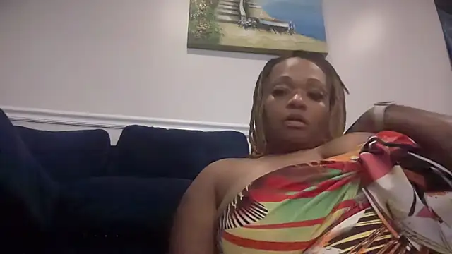 Snapshot of RoyalQueen2u chatting on 05.31.26 RoyalQueen2u online show from 05.31.26