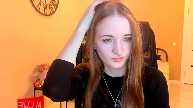 KateKayer online show from 11.17.25