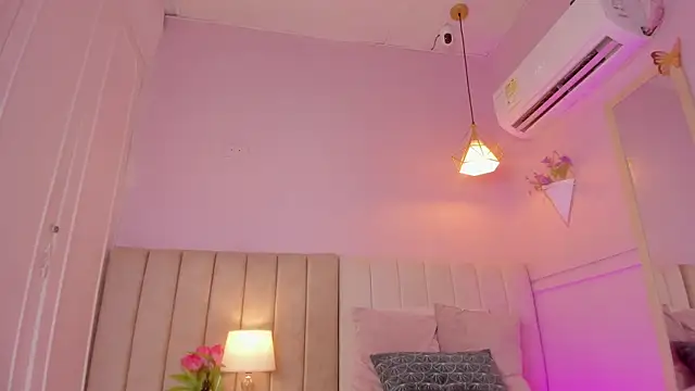  lucia 18 online show from 09.10.25