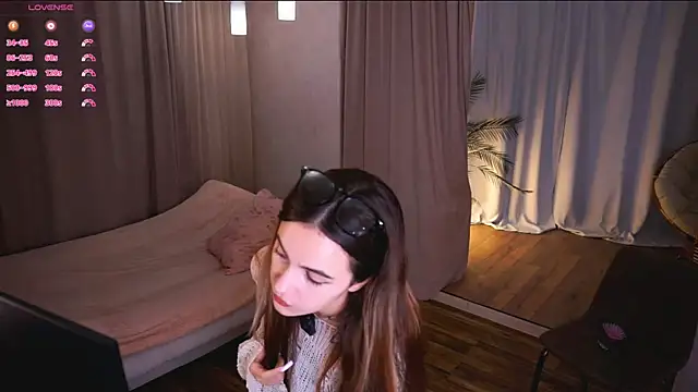 Snapshot of CupSizeGirl chatting on 11.03.25 CupSizeGirl online show from 11.03.25